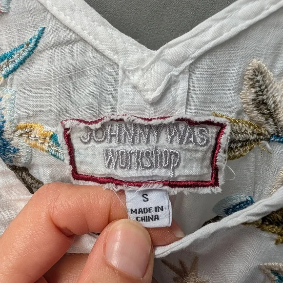 Johnny Was White Embroidered Floral Tank Top with Multicolor Accents - Picture 5 of 11